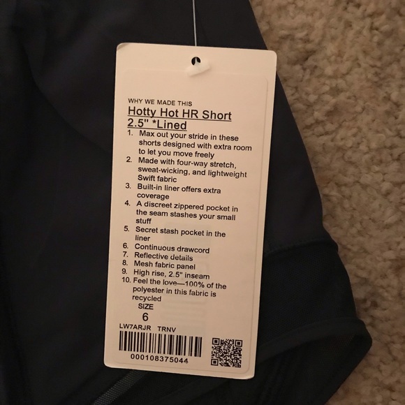 Lululemon high rise hotty hot shorts - Picture 2 of 4